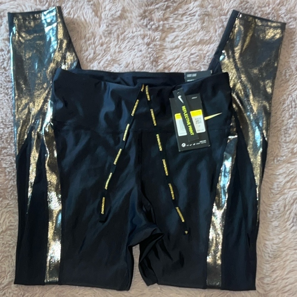 Nike Speed Tight Fit Midrise 7:8 length Reflective print women’s leggings Small​ - Picture 7 of 16